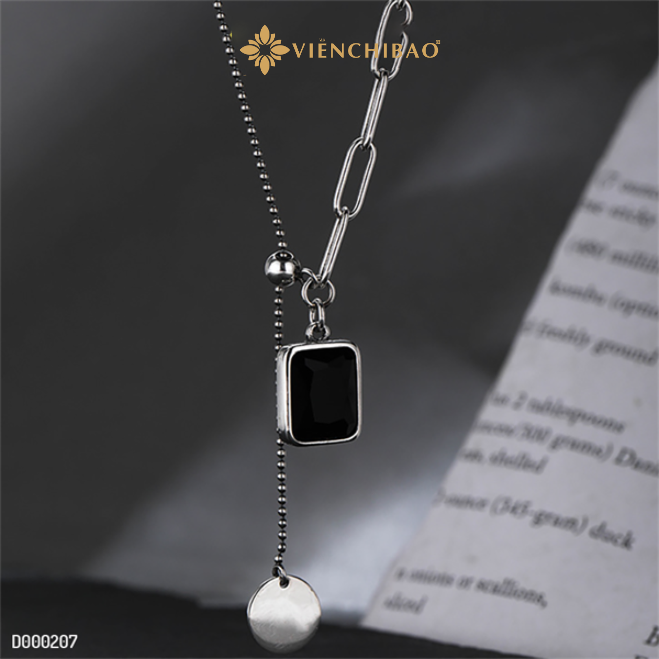 Dây chuyền vuông đá đen charm tròn