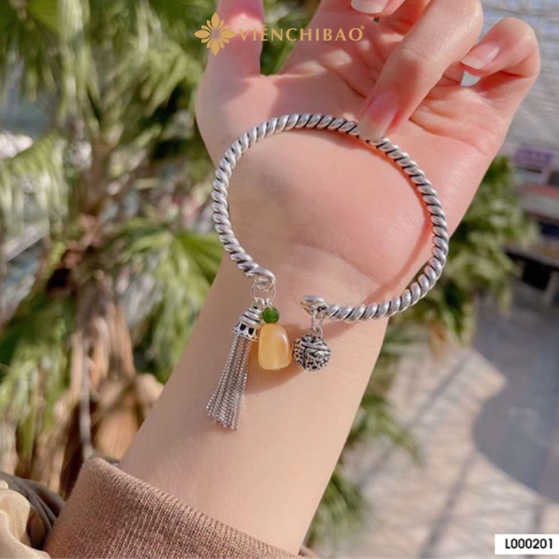 Kiềng xoắn mix charm