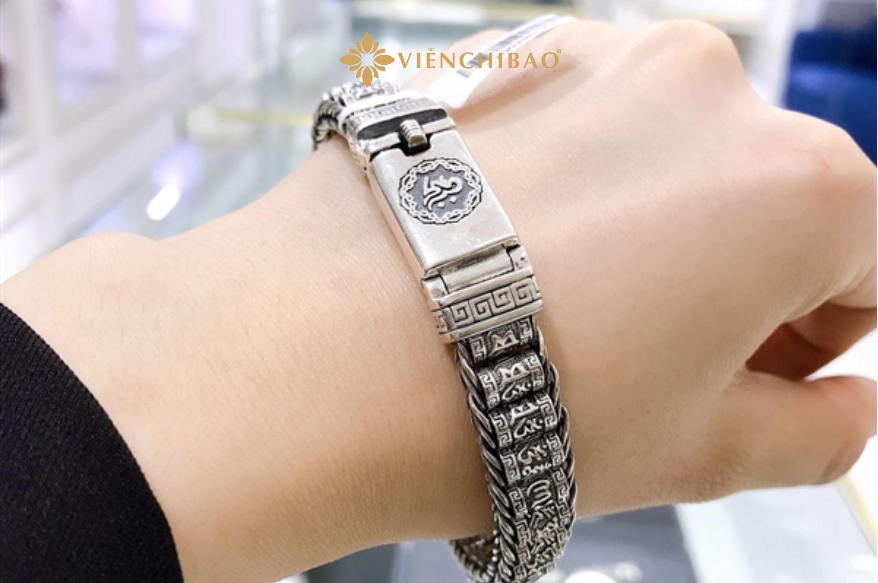 Lắc Tay Bạc Thái Nam Lục Tự Mặt Vuông Lac-tay-bac-thai-luc-tu-vuong-bon