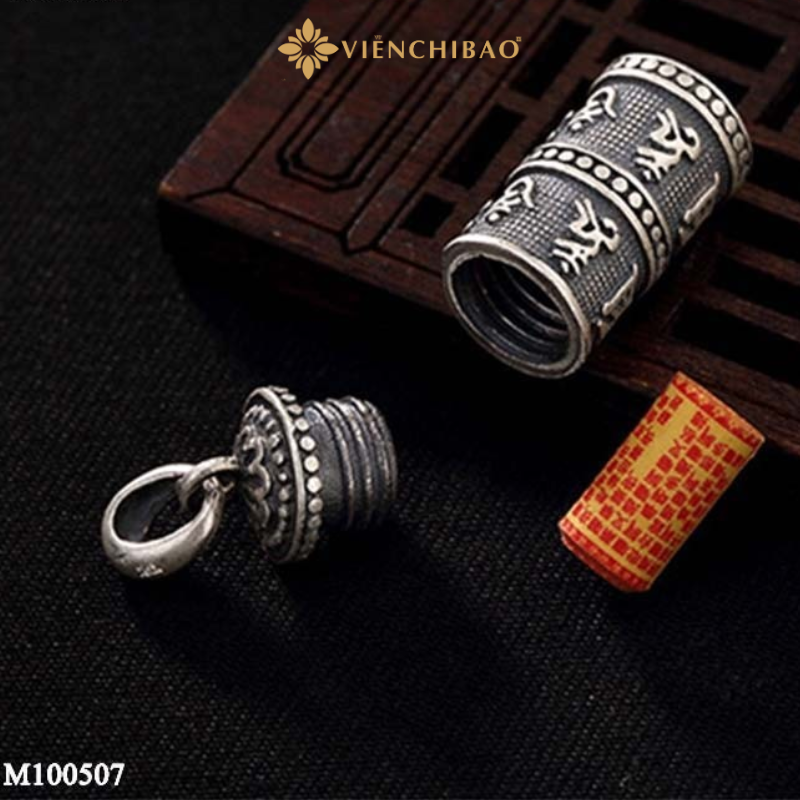 Mặt dây chuyền bạc nam trụ lục tự