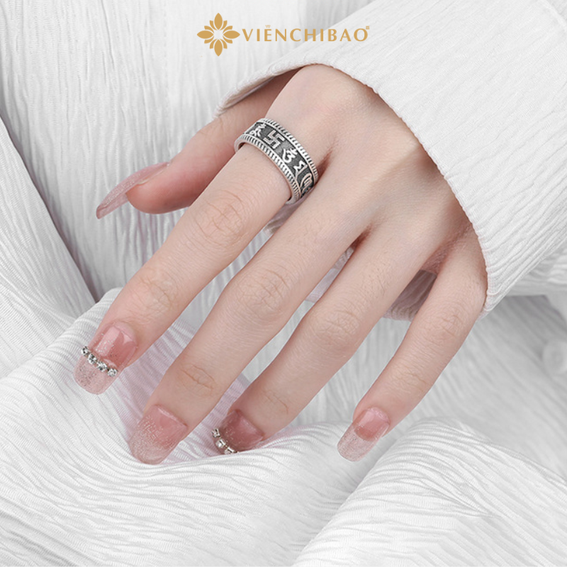 Nhẫn bạc lục tự chân ngôn