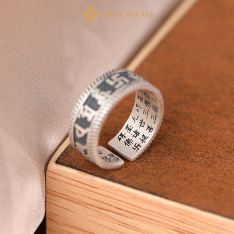 Nhẫn bạc lục tự chân ngôn