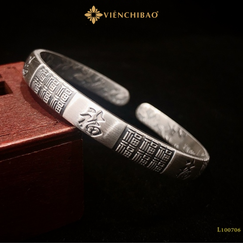 Vòng tay chữ phúc bạc thái