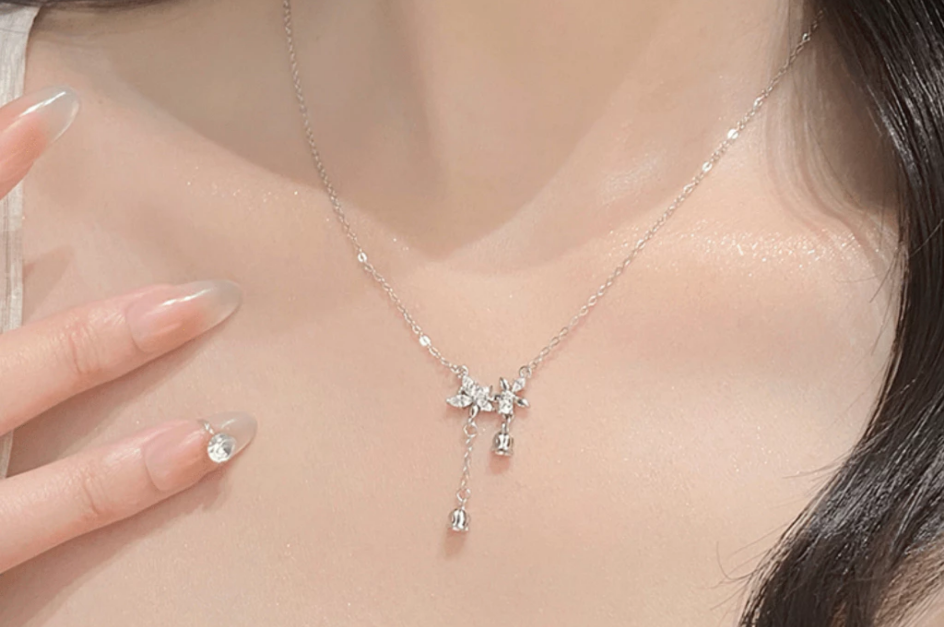 Dây chuyền hoa linh lan