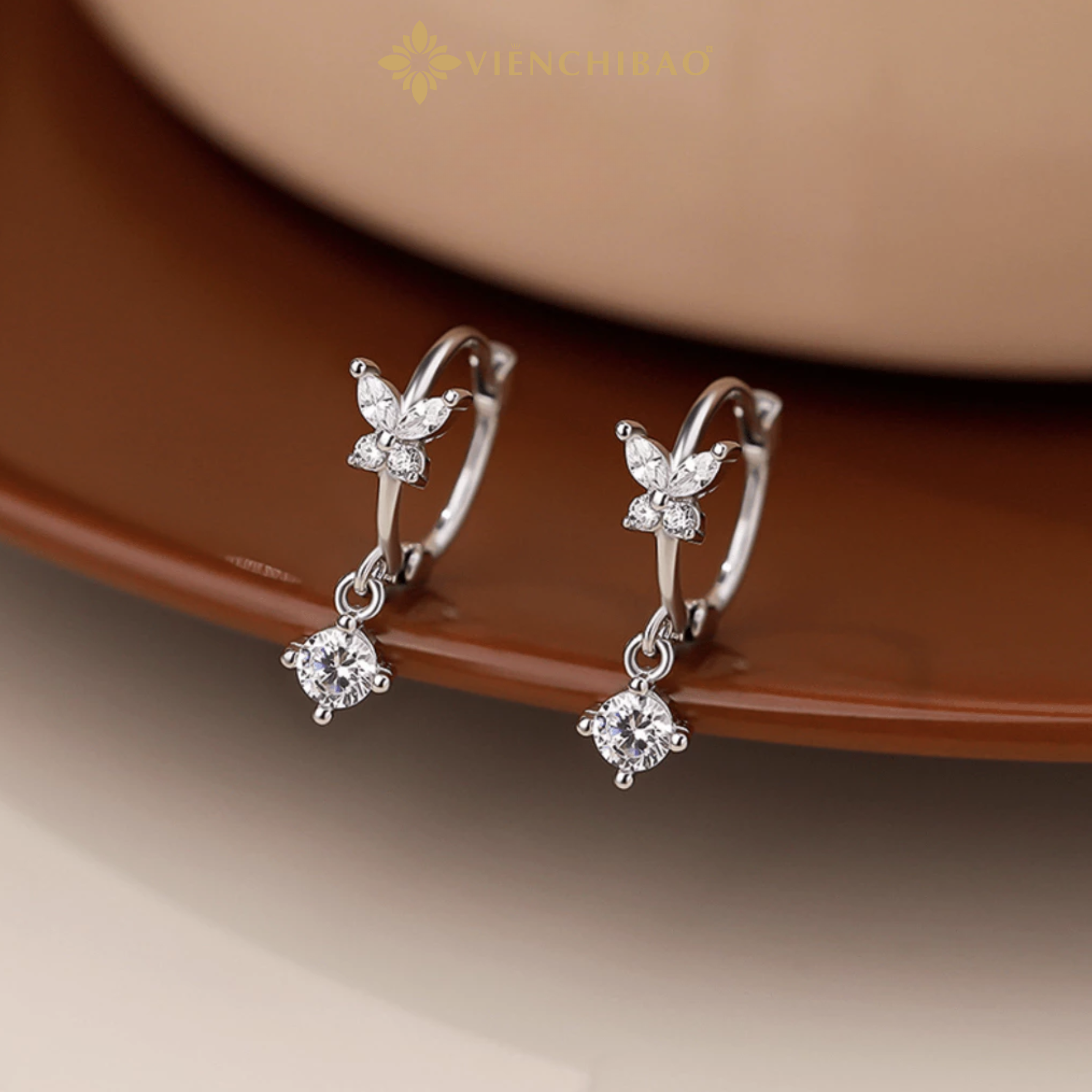 Bông tai hồ điệp Bông tai hồ điệp