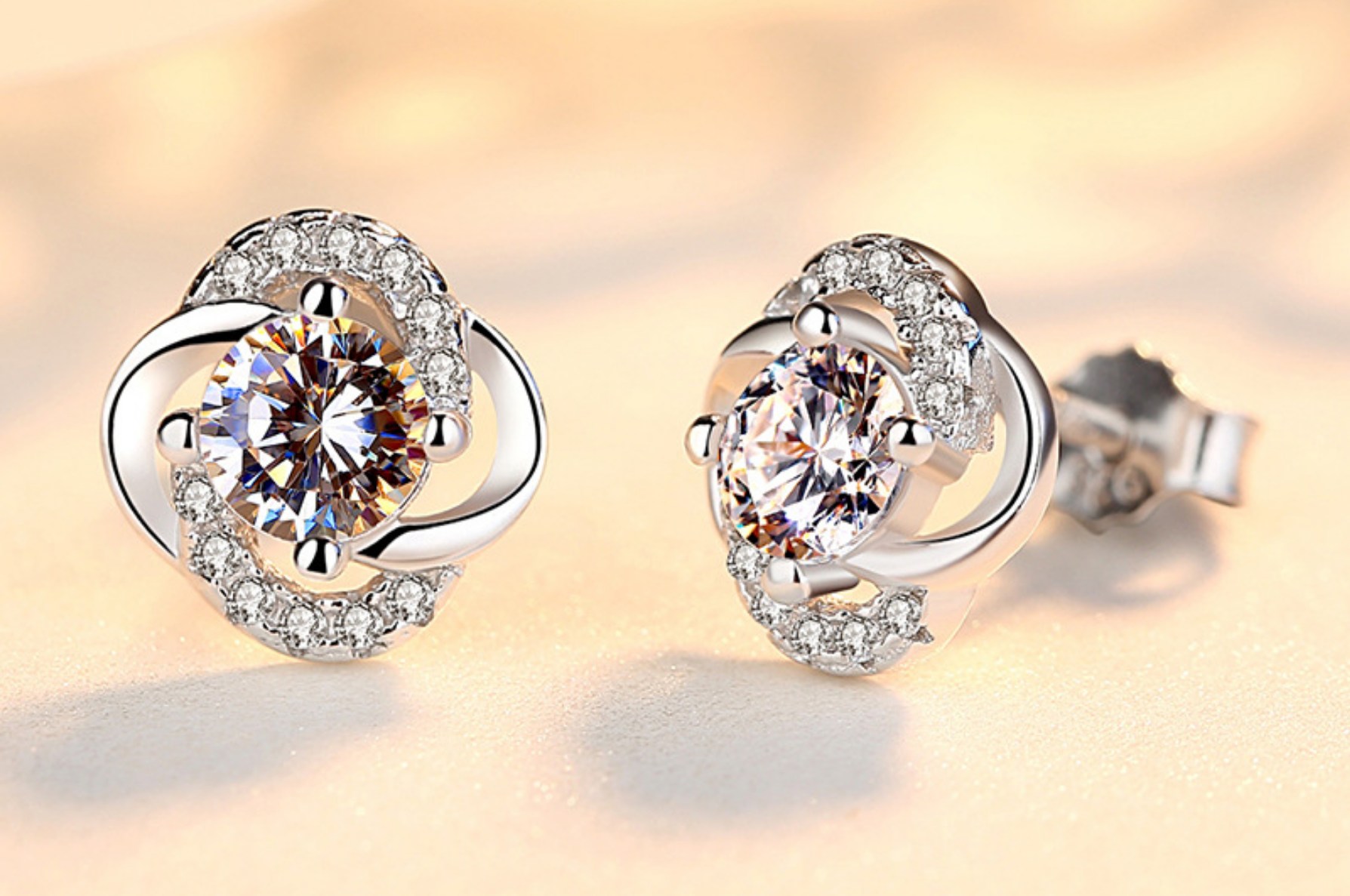 Bông Tai Cỏ 4 Lá