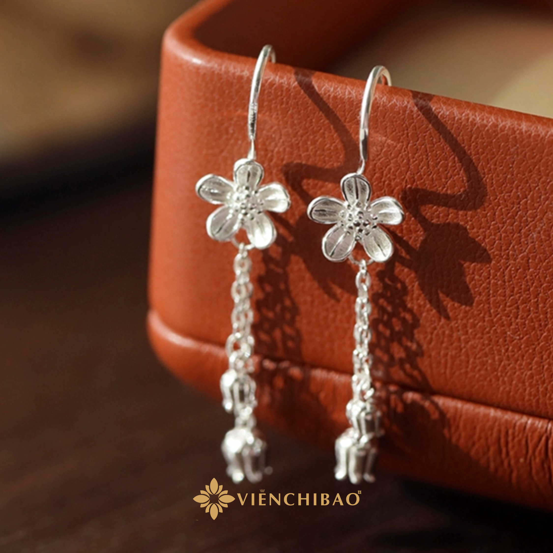 Bong-tai-hoa-linh-lan