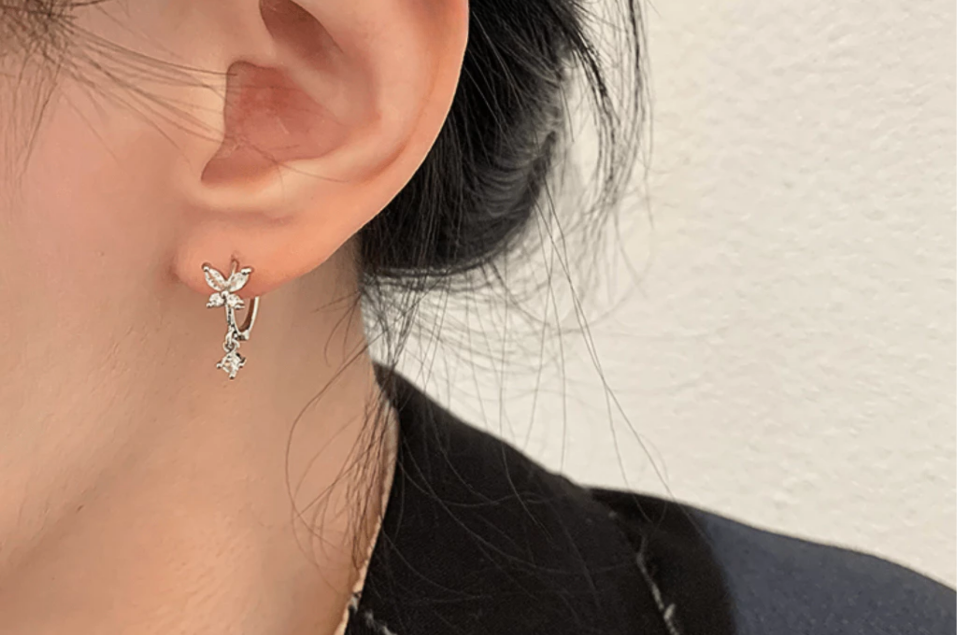 Bông tai hồ điệp đính đá Deo-bong-tai-ho-diep-dinh-da