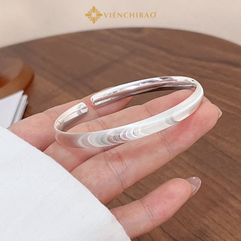 Kiềng tay mắt mèo hở