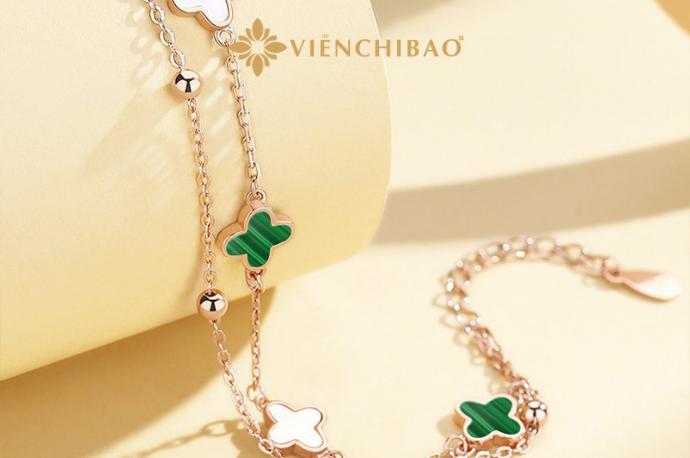 Lắc tay cỏ 4 lá đá xanh trắng Lac-tay-co-4-la-xi-vang-hong-da-xanh-trang