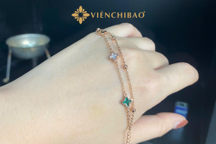 Lắc tay cỏ 4 lá đá xanh trắng Lac-tay-co-4-la-xi-vang-hong-da-xanh-trang