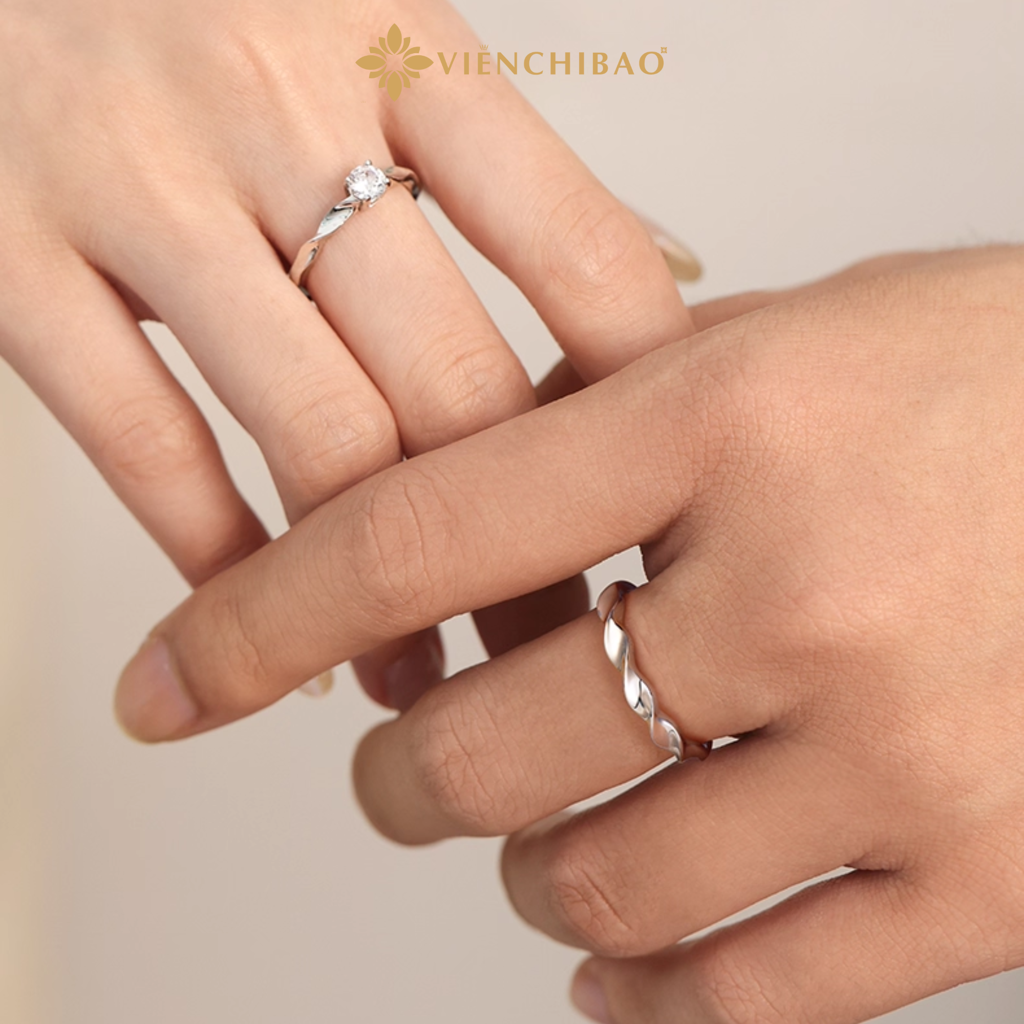Nhẫn đôi xoắn 4 chấu đá zircon