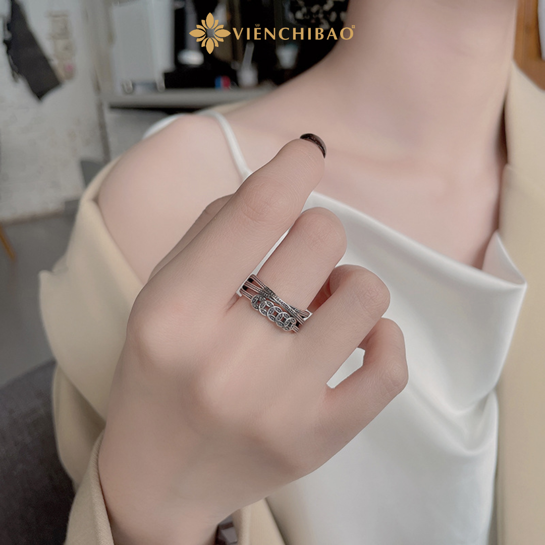 Nhẫn Nữ Kim Tiền Xiên Chéo Nhan-Nu-Kim-Tien-Xien-Cheo