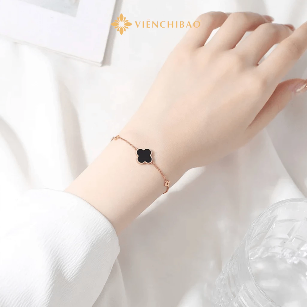 Lắc tay cỏ 4 lá đính đá