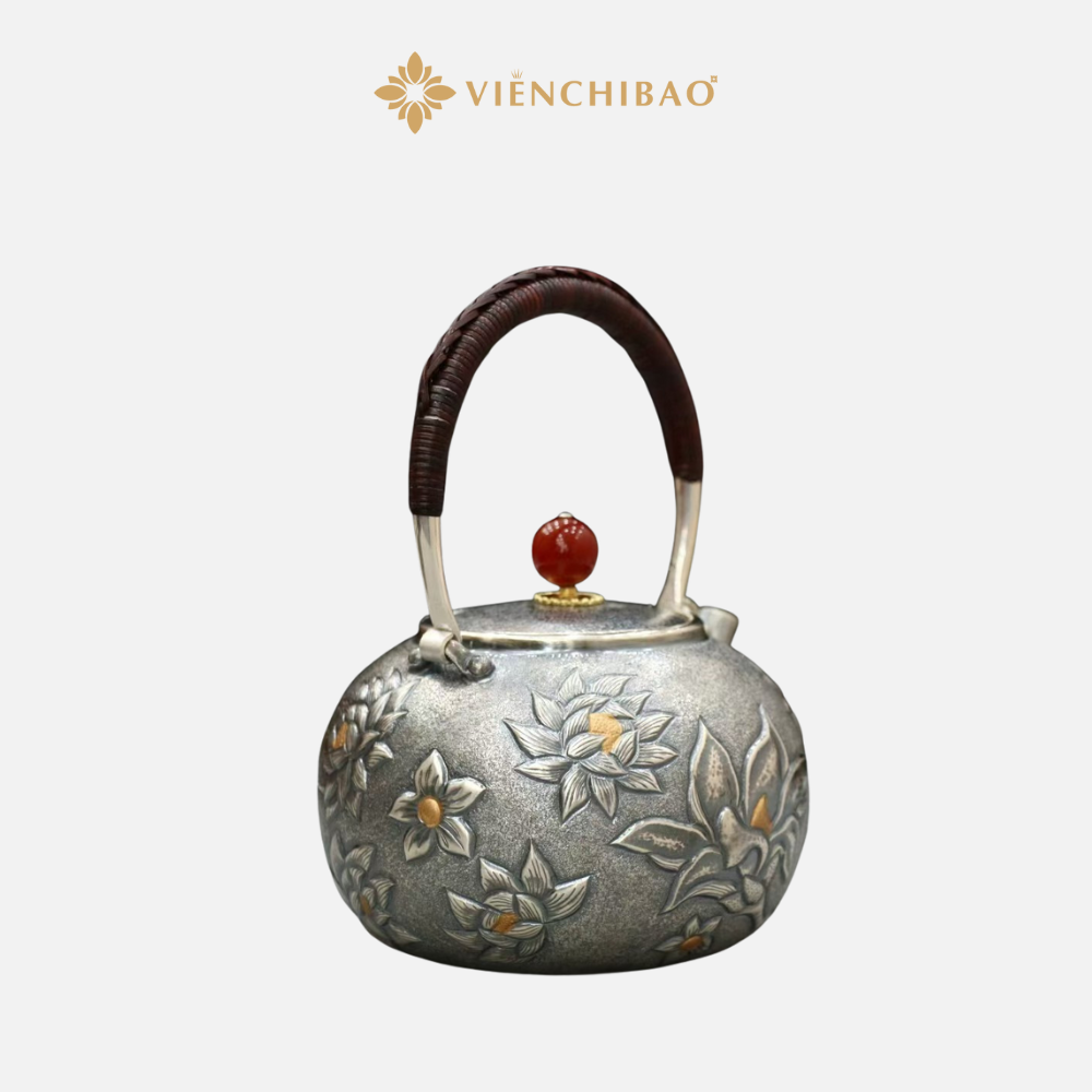 Ấm Trà Bạc S999 Họa Tiết Hoa Cúc Trường Niên - Viễn Chí Bảo