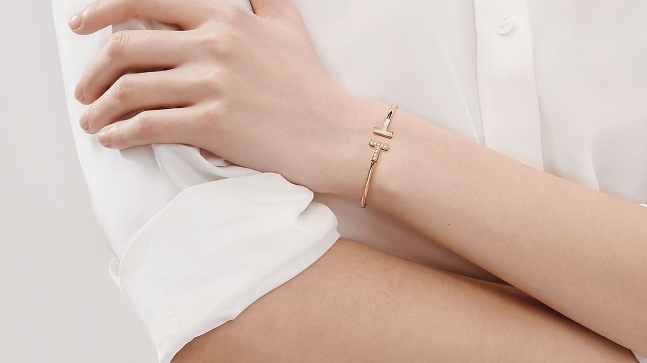 5-ly-do-ban-nen-so-huu-thiet-ke-trang-suc-toi-gian-kieu-tiffany-co