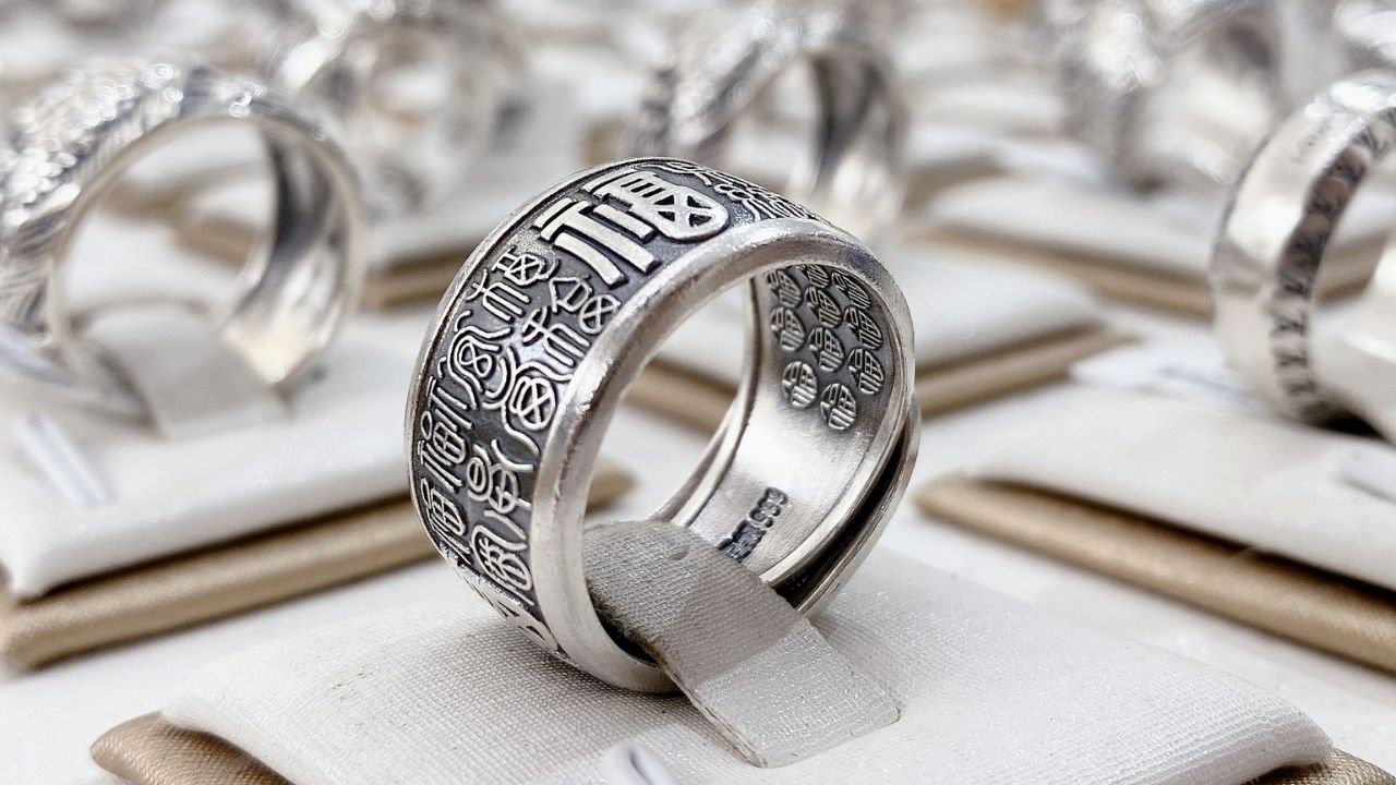 mua-nhan-bac-thai-nam-nu-dep-o-dau-uy-tin-mau-ma-da-dang